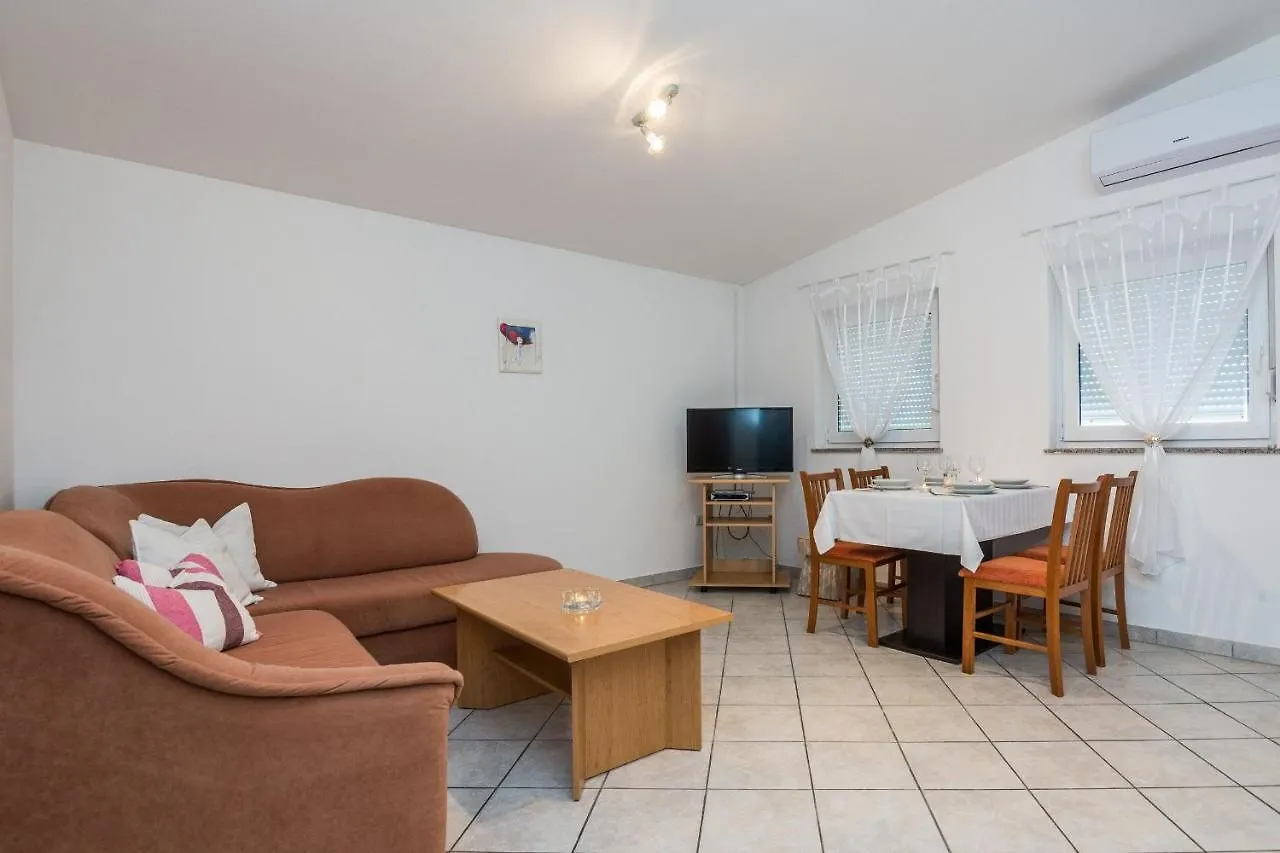 Apartments Delic Pejic Vir Croatia