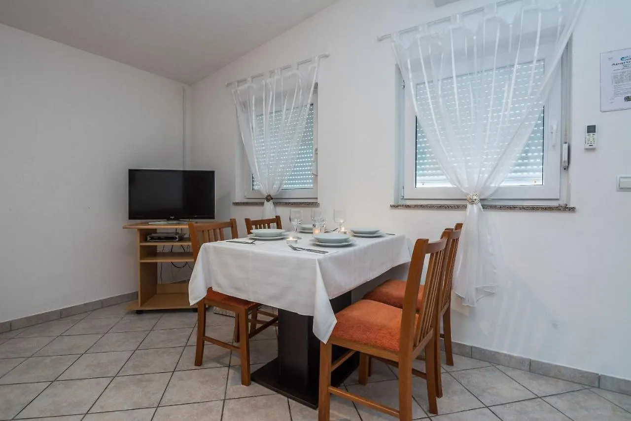 Apartments Delic Pejic Vir