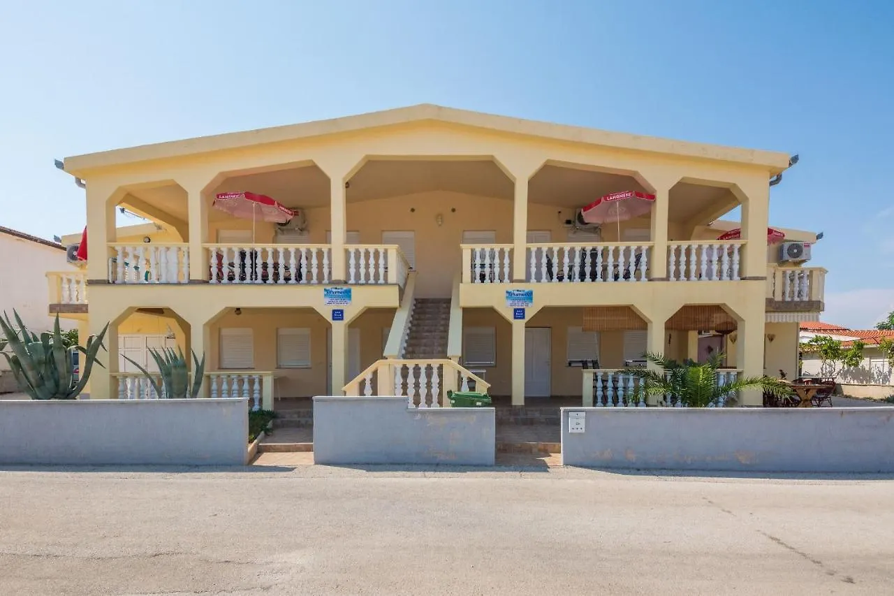 Apartments Delic Pejic Vir