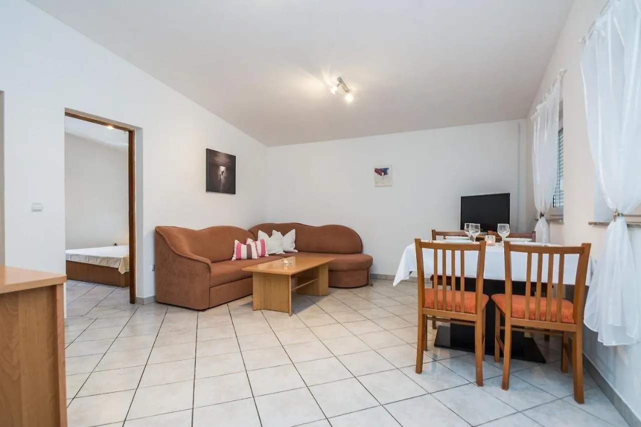 Apartments Delic Pejic Vir Croatia