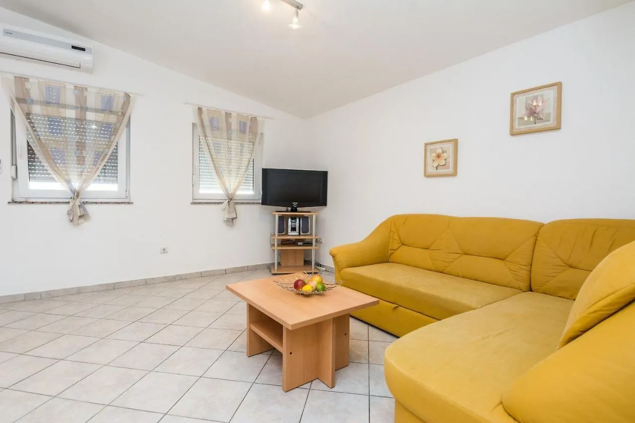 Apartments Delic Pejic Vir Croatia