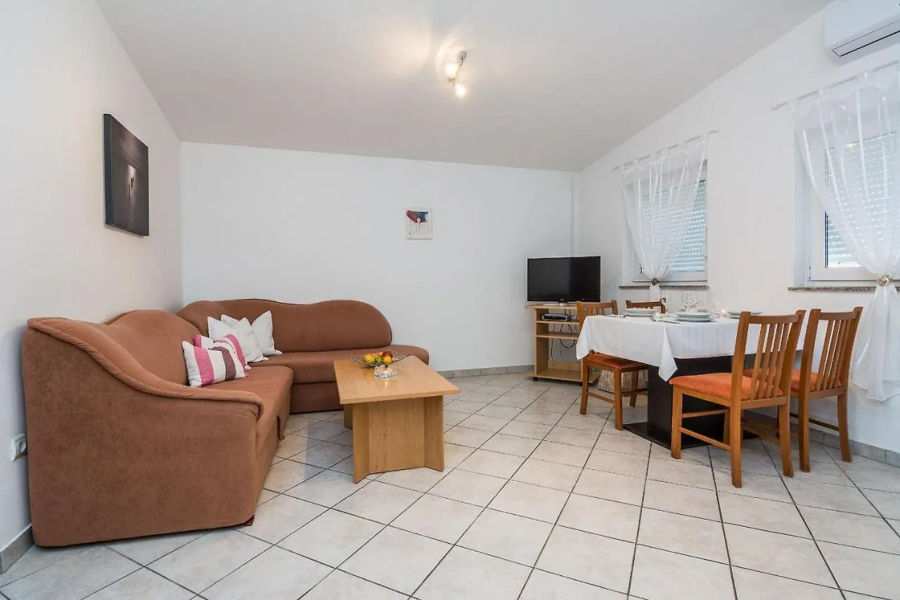 Apartments Delic Pejic Vir 0*,