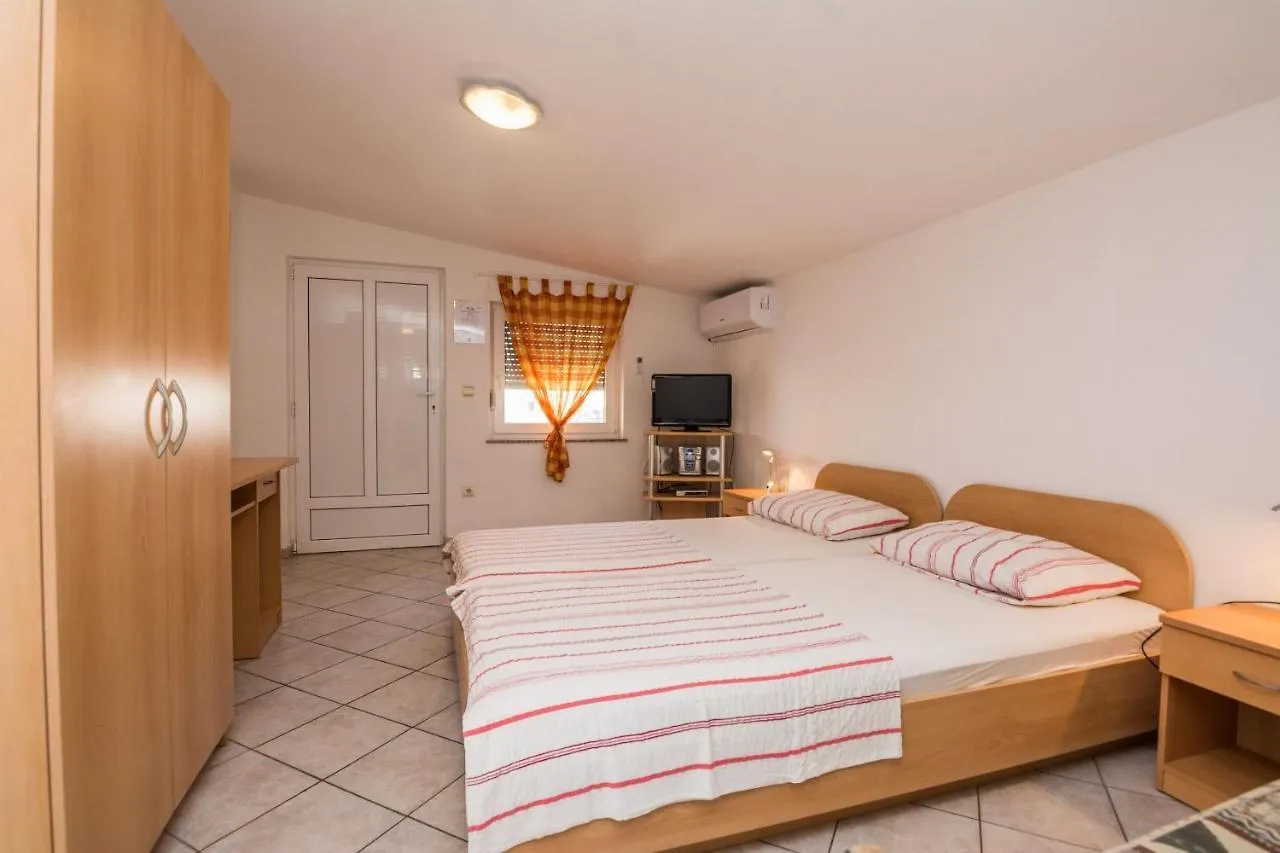 Apartments Delic Pejic Vir