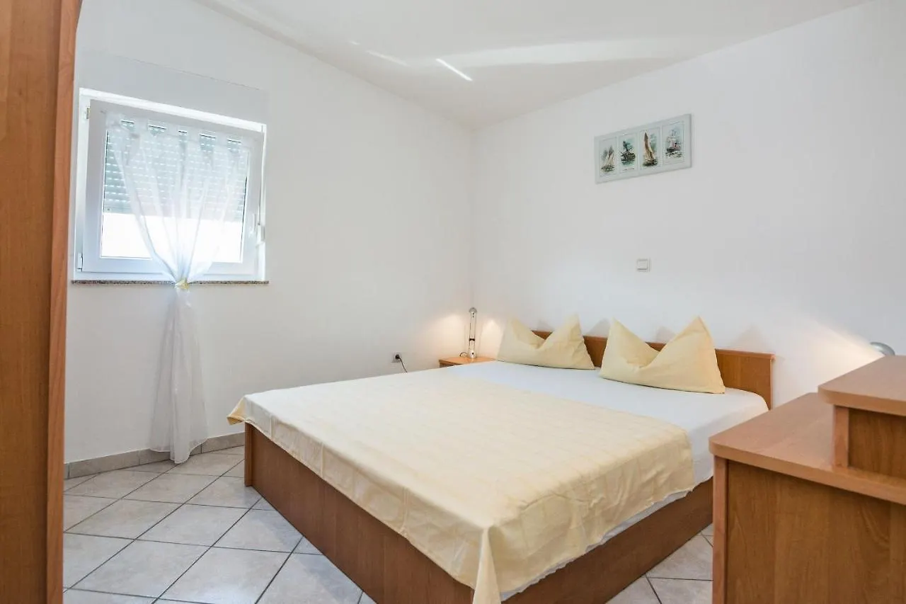Apartments Delic Pejic Vir 0*,
