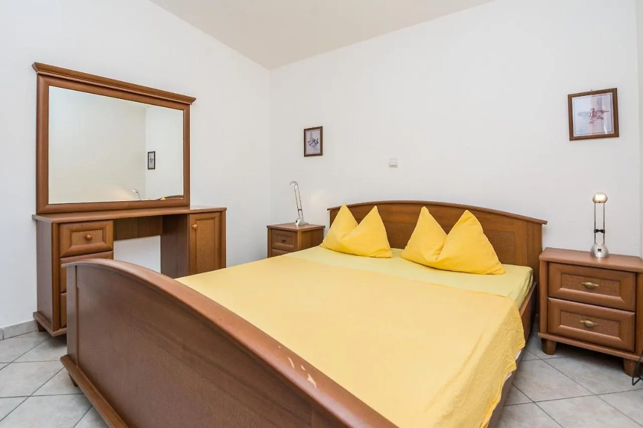 Apartments Delic Pejic Vir Croatia