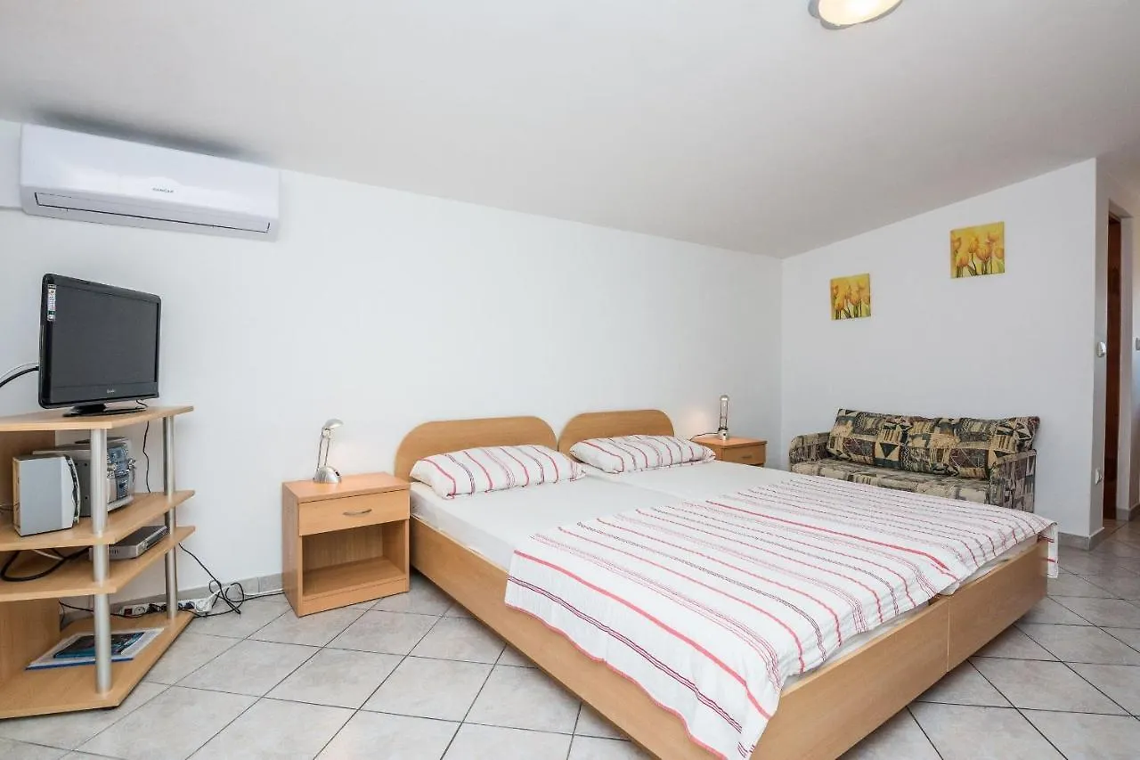 Apartments Delic Pejic Vir 0*,